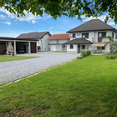 Kuca Za Odmor Tarik Villa Cazin Exteriör bild
