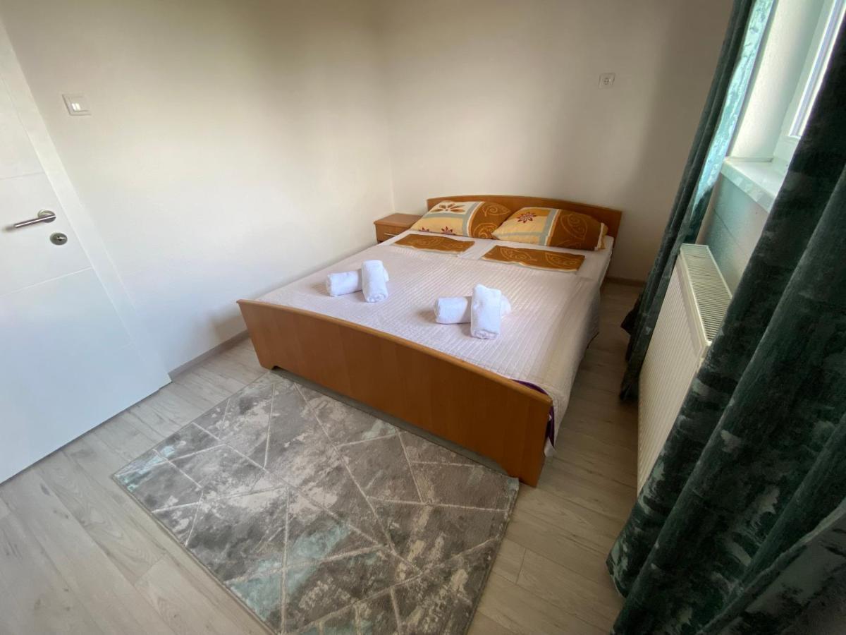 Kuca Za Odmor Tarik Villa Cazin Exteriör bild
